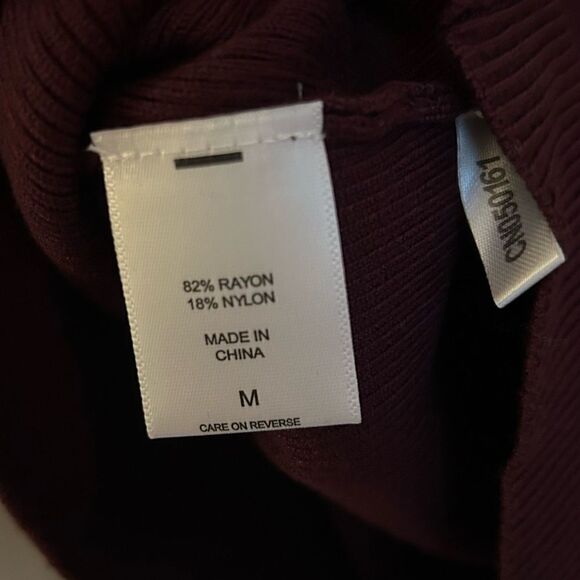 NWOT NY&Co. 7th Avenue Maroon Wide Arm Button Detail Long-sleeve Sweater - Picture 6 of 7